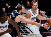 开云体育-美国男篮横扫澳大利亚男篮，贝弗利爆发神勇