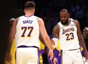 开云体育登录-加拿大男篮翻盘湖人B队，波特关键制胜的简单介绍