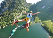 开云体育app-猛龙击溃尼克斯，德罗赞成为关键先生，一场定义赛季的胜利