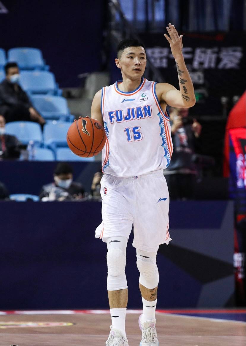 关于吉林队逆转福建队，西亚卡姆高光表现的信息