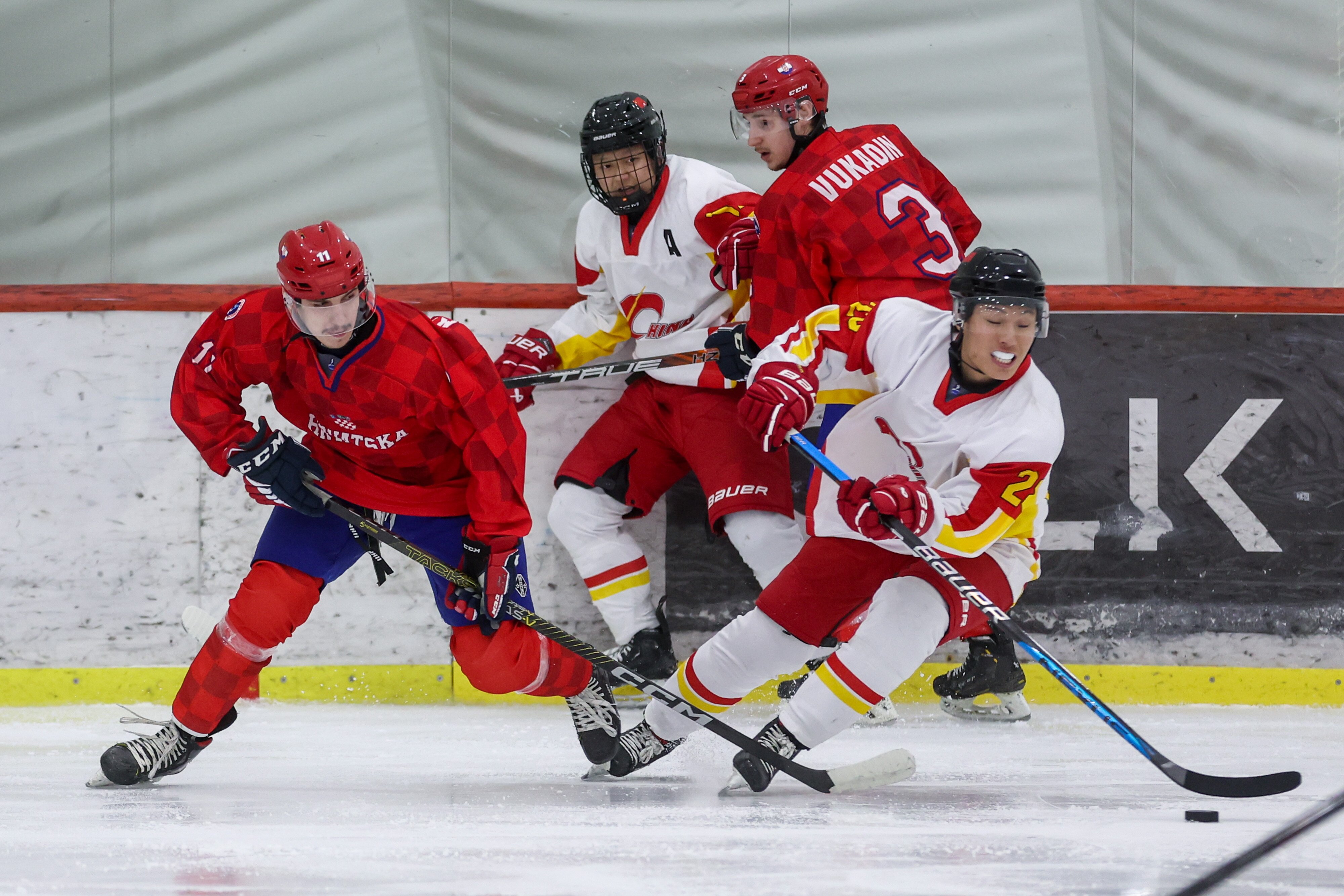 关于冰岛足球联赛球队为即将到来的比赛赛场磨砺的信息