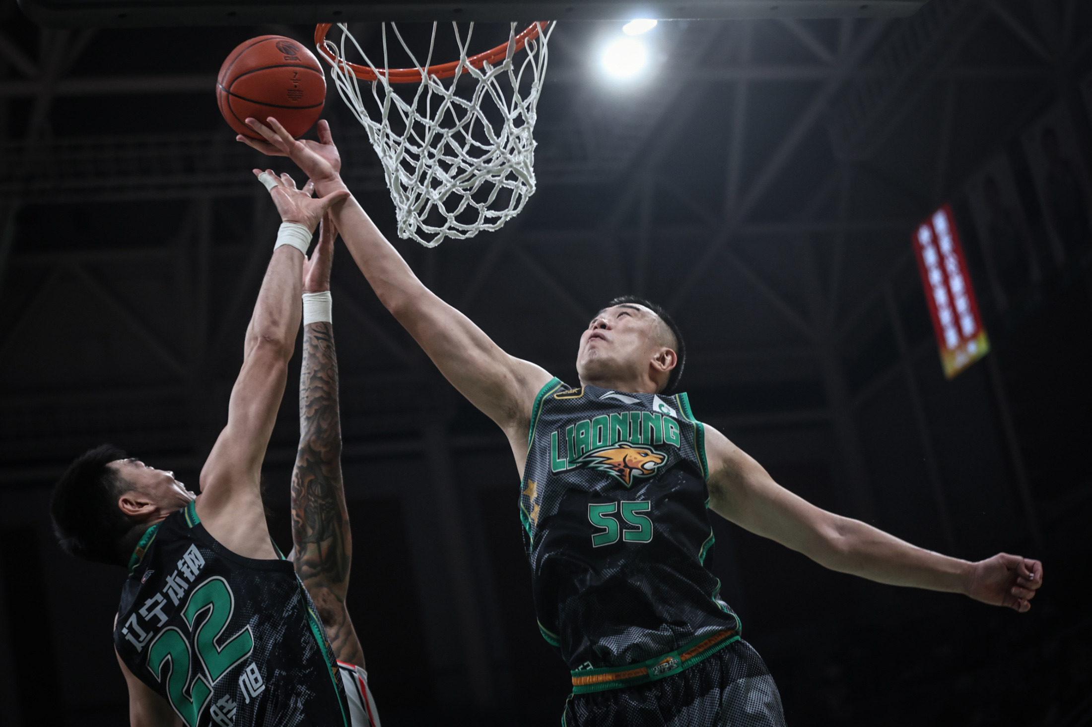 鹈鹕客场惊险逆转，篮网主帅沮丧不敢置信的简单介绍