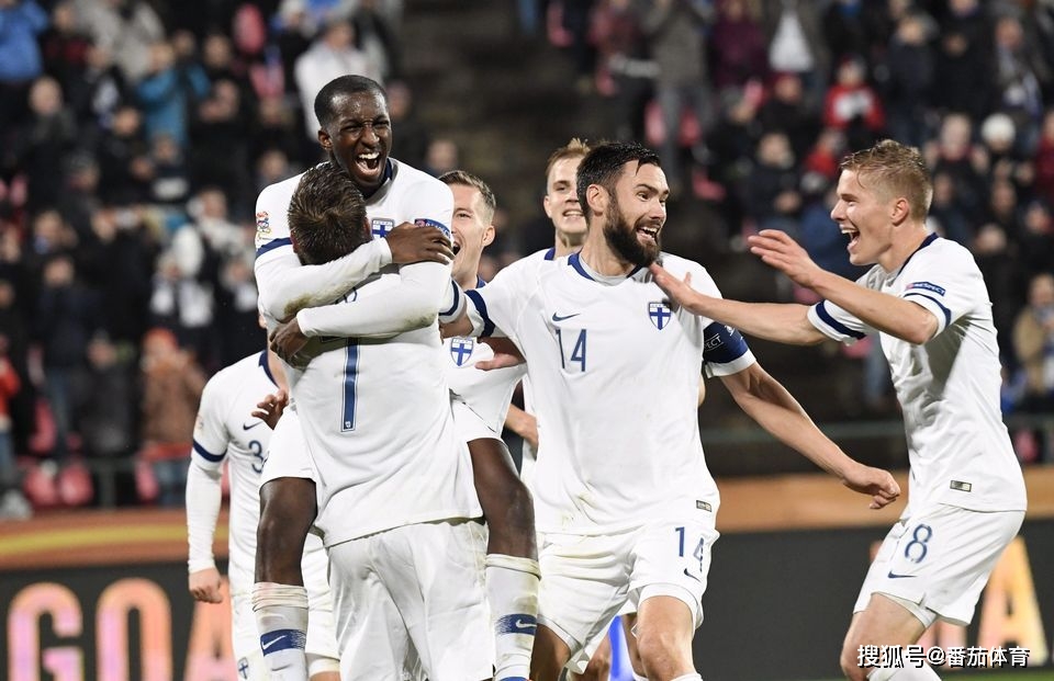 包含芬兰主场战胜乌克兰，晋级前景看好的词条