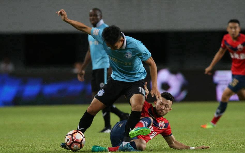 深圳佳兆业客场输给大连一方，战绩不佳