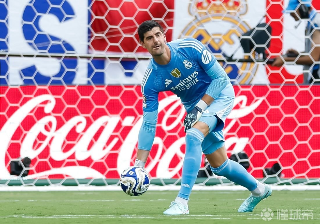 包含荷兰逆转皇马，库尔图瓦惊艳四座的词条