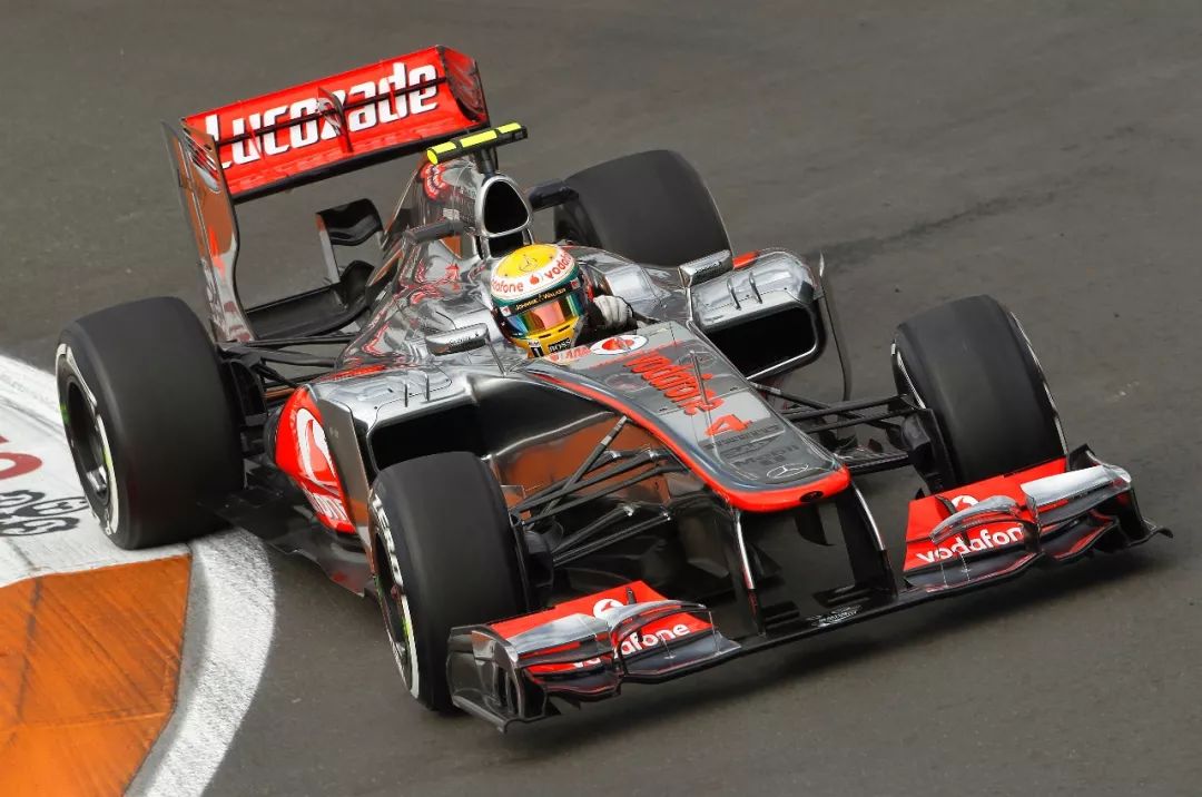 迈凯伦鏖战红牛二队，阿隆索惊艳四座的简单介绍