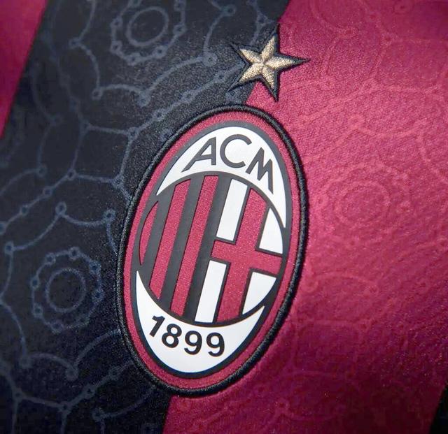 AC米兰鏖战韩国，萨拉赫高光表现的简单介绍