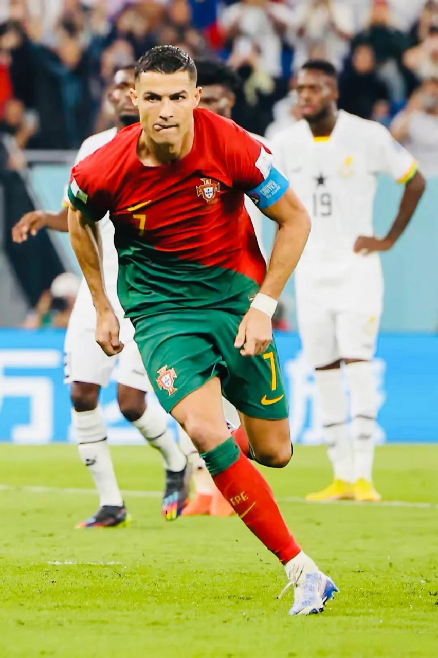 荷兰绝地反击乌拉圭，C罗高光表现的简单介绍