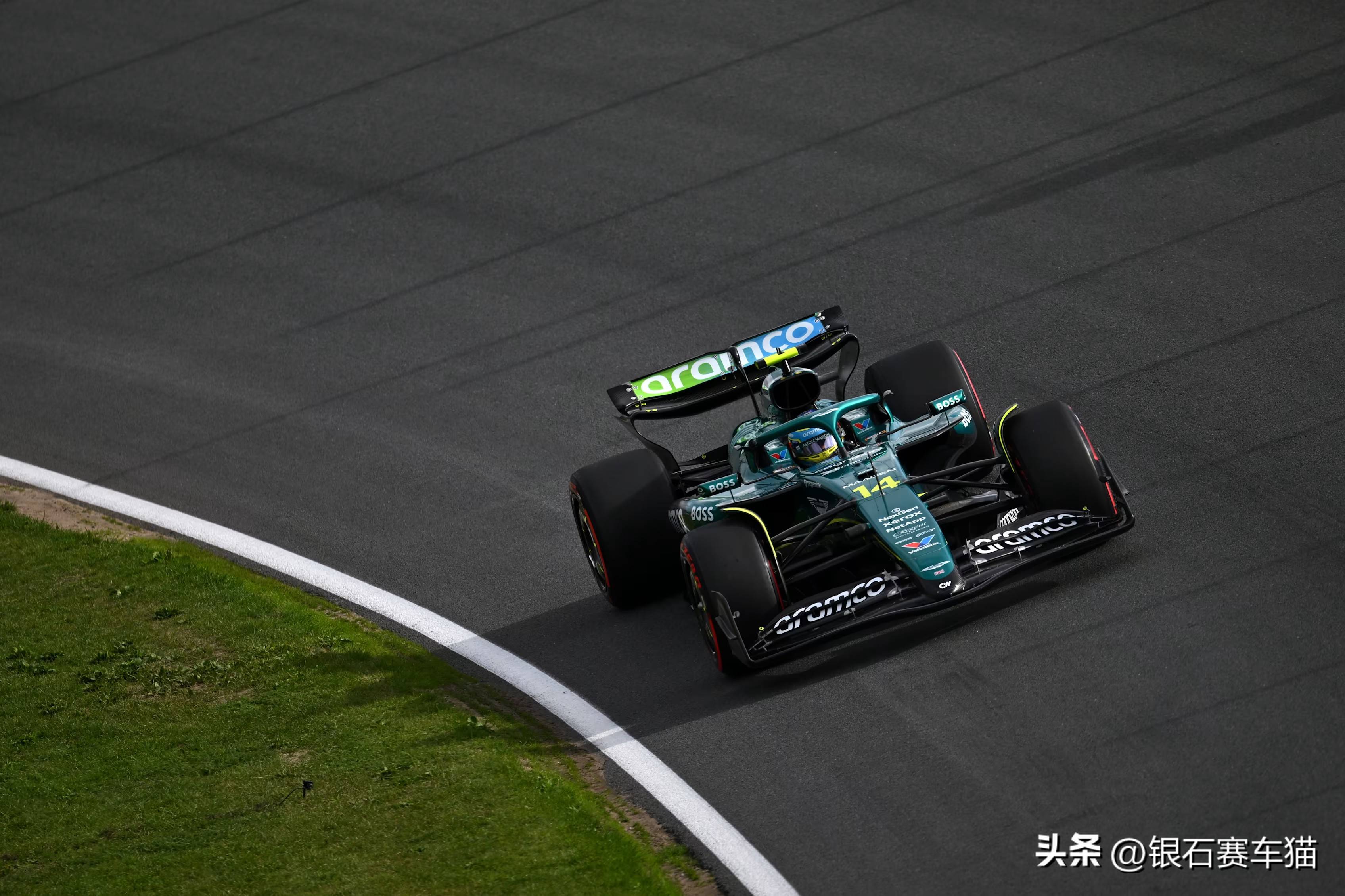 包含梅赛德斯横扫索伯车队，阿隆索关键制胜的词条