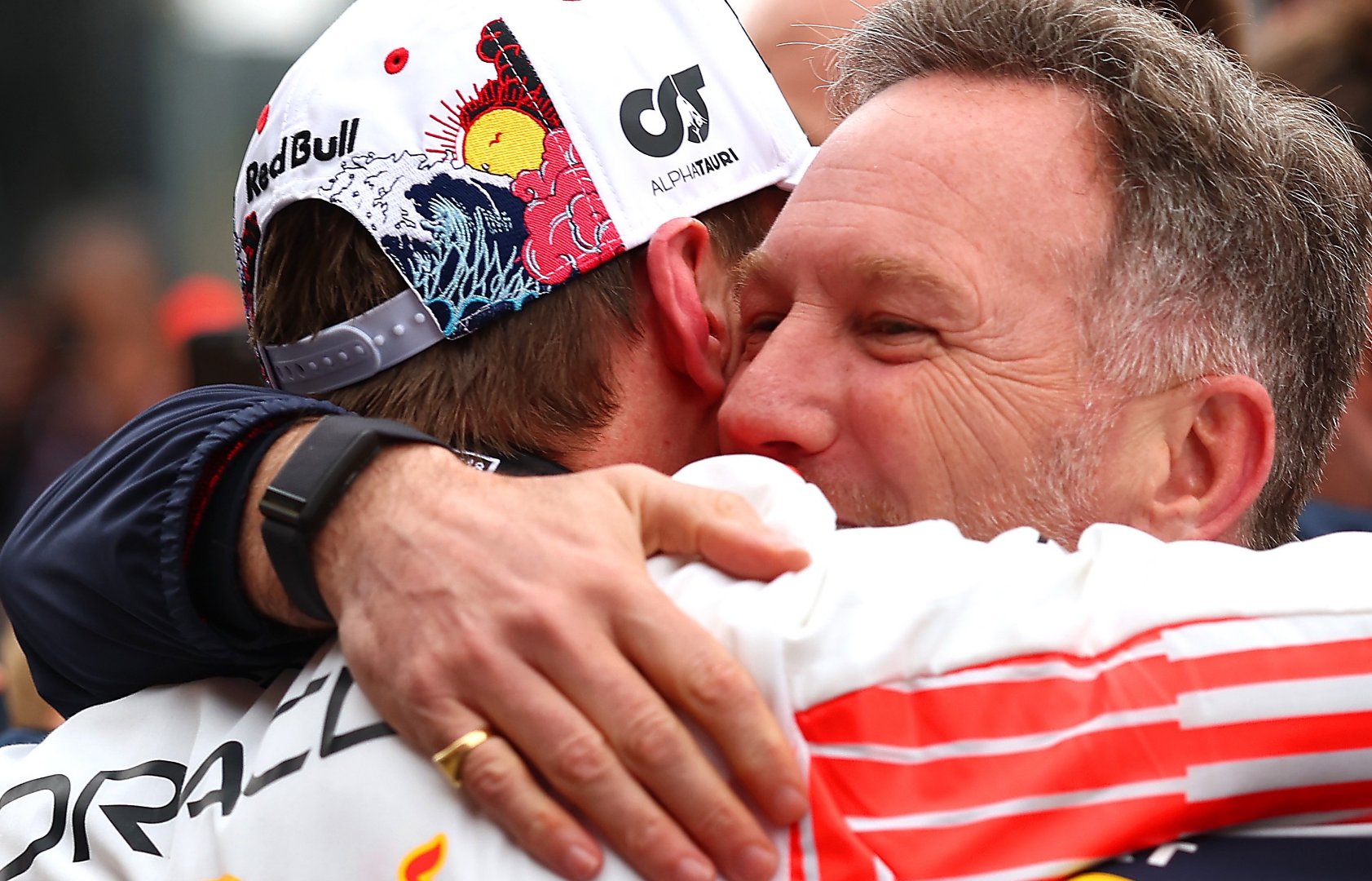 包含迈凯伦险胜红牛车队，维斯塔潘刷新纪录的词条