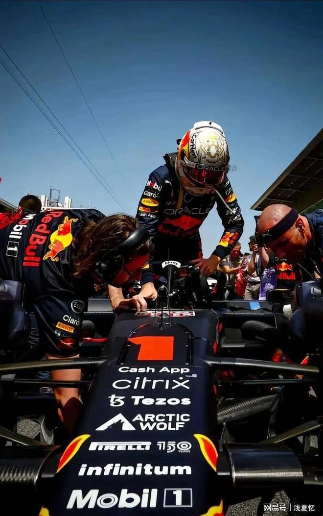 包含迈凯伦险胜红牛车队，维斯塔潘刷新纪录的词条