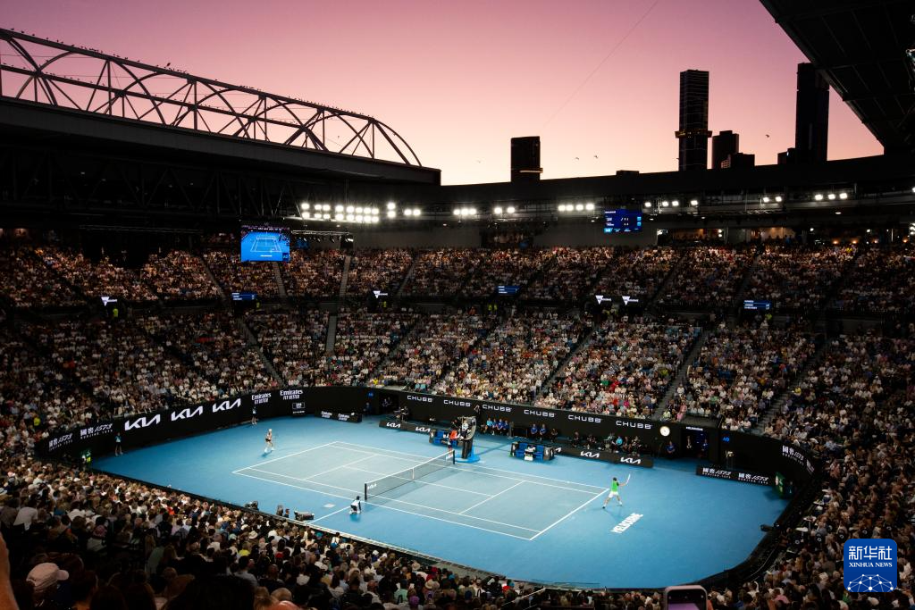 澳网险胜拉沃尔杯，梅德韦杰夫扛起全队