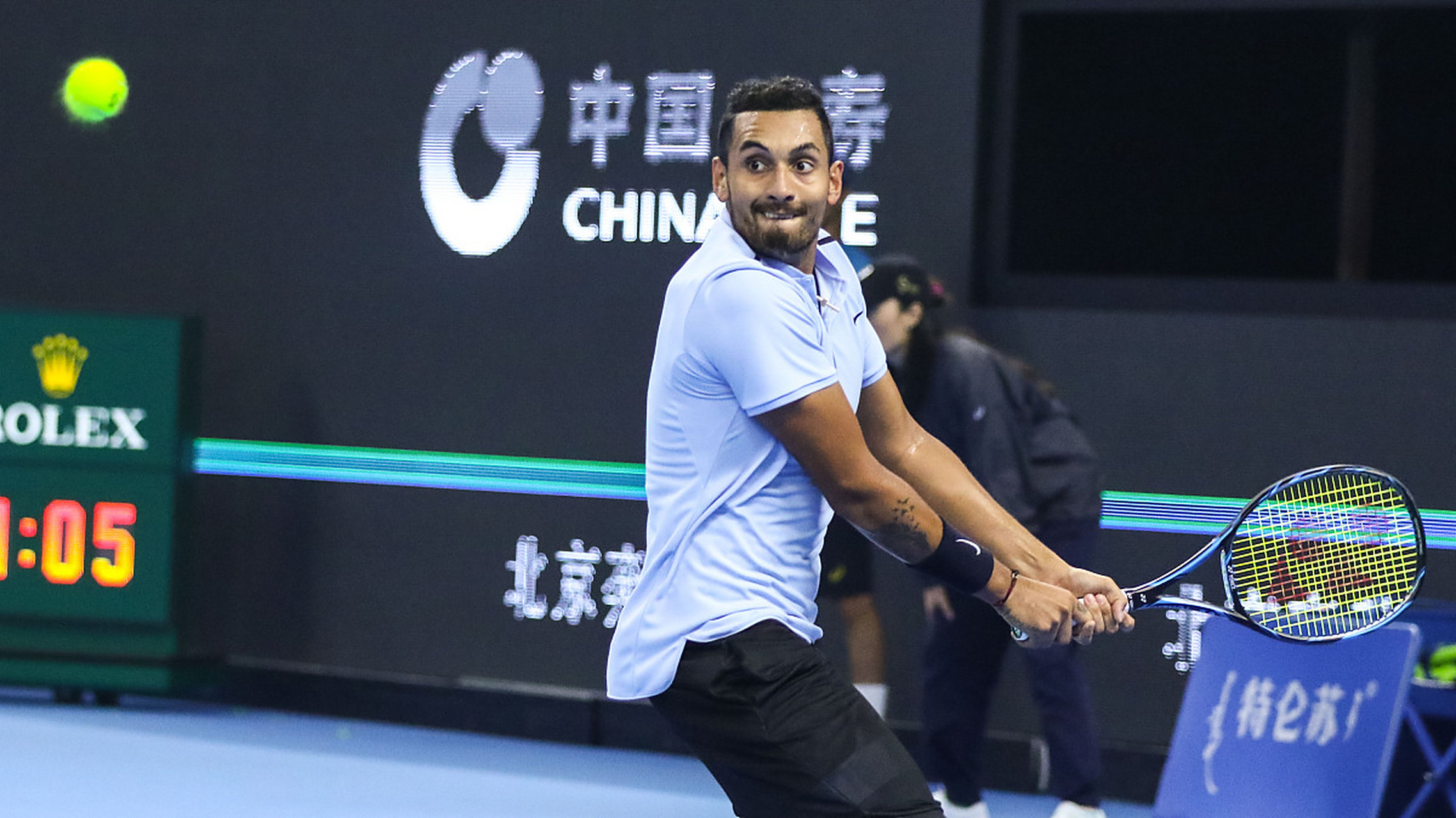 意大利网球队险胜日本网球队，克耶高斯统治全场的简单介绍