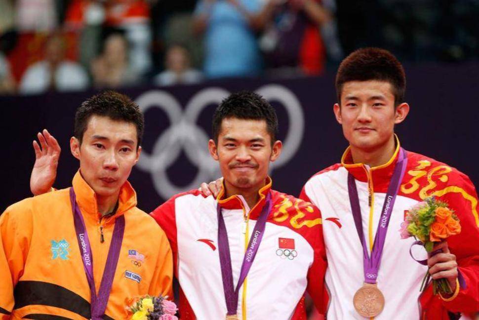 中国羽毛球队横扫韩国羽毛球队，李宗伟关键制胜的简单介绍