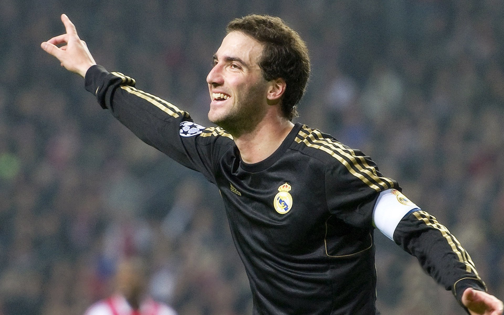 赛道与绿茵的交响，F1街道赛之夜，拉什福德状态火热